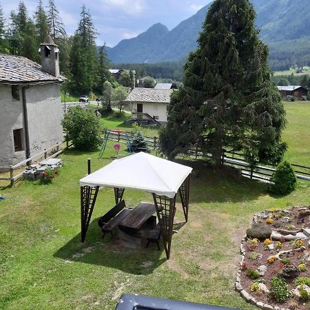 The Snow - Appartamento Panoramico Con Balcone Champoluc Exterior foto